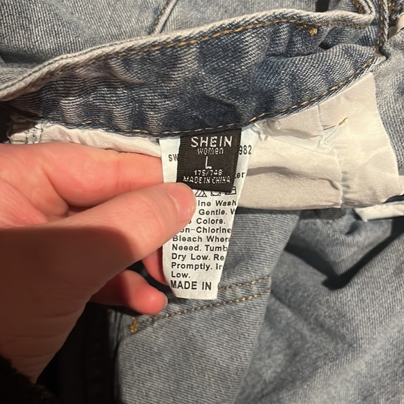 Jean shorts - Picture 3 of 3